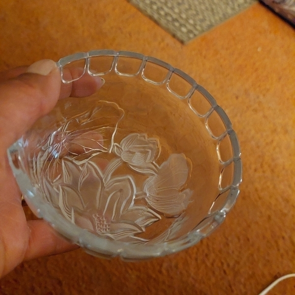 Vintage* 90s Kig Frosted Lotus Cut Glass Candy/Trinket Dish - Picture 3 of 7